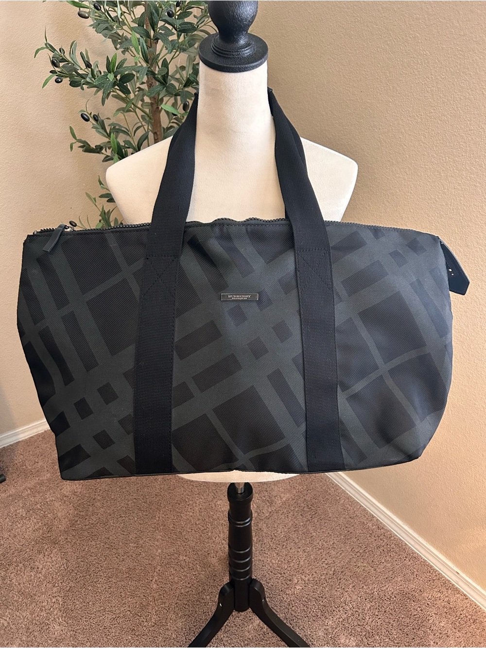 Burberry Fragrance Bag Black Plaid Reversible Weekend XL Tote New NWOT
